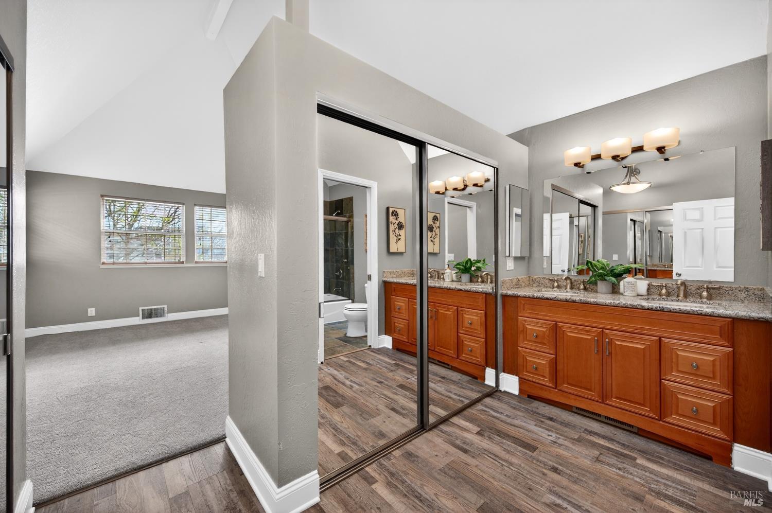 Detail Gallery Image 23 of 37 For 195 E B St, Benicia,  CA 94510 - 3 Beds | 2/1 Baths