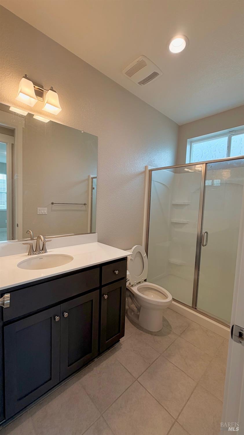 Detail Gallery Image 28 of 49 For 1548 Nightfall Ln, Fairfield,  CA 94533 - 5 Beds | 4 Baths