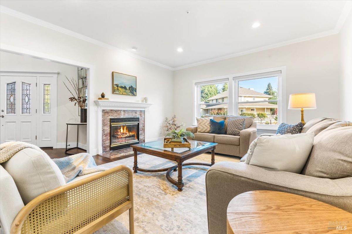 Detail Gallery Image 13 of 96 For 433 Tee Ct, Healdsburg,  CA 95448 - 4 Beds | 3/1 Baths