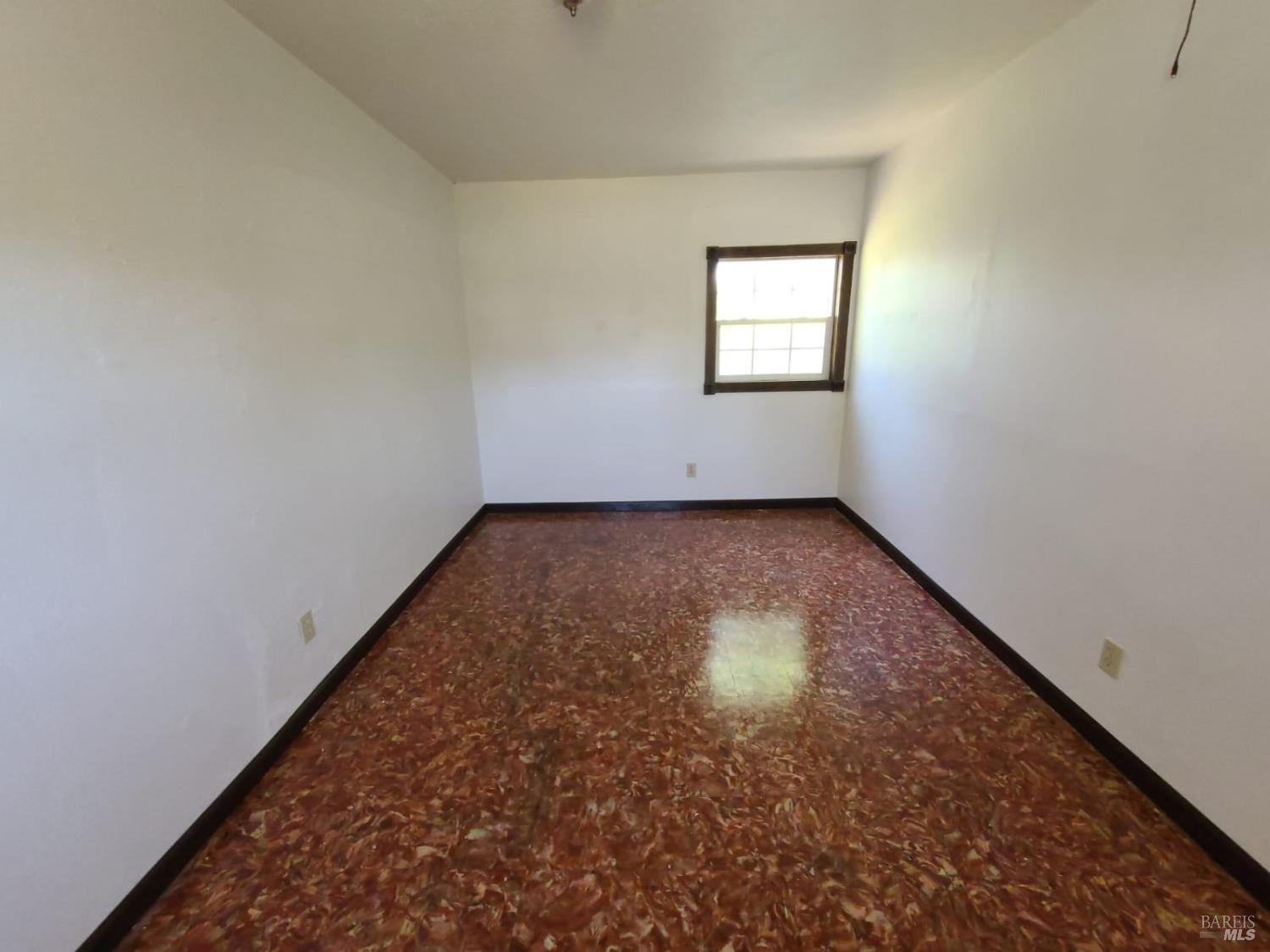 Detail Gallery Image 9 of 26 For 76275 Perry St, Covelo,  CA 95428 - 3 Beds | 1 Baths