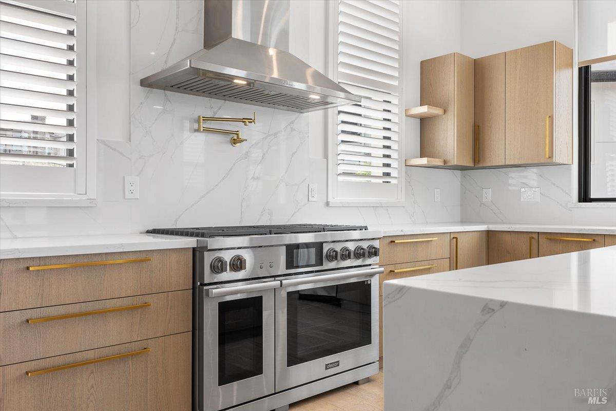 Detail Gallery Image 8 of 75 For 3623 Crescent Cir, Santa Rosa,  CA 95403 - 4 Beds | 5 Baths