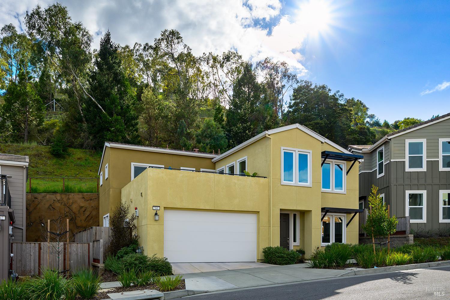 Detail Gallery Image 2 of 39 For 540 Sapphire St, Petaluma,  CA 94952 - 3 Beds | 2/1 Baths