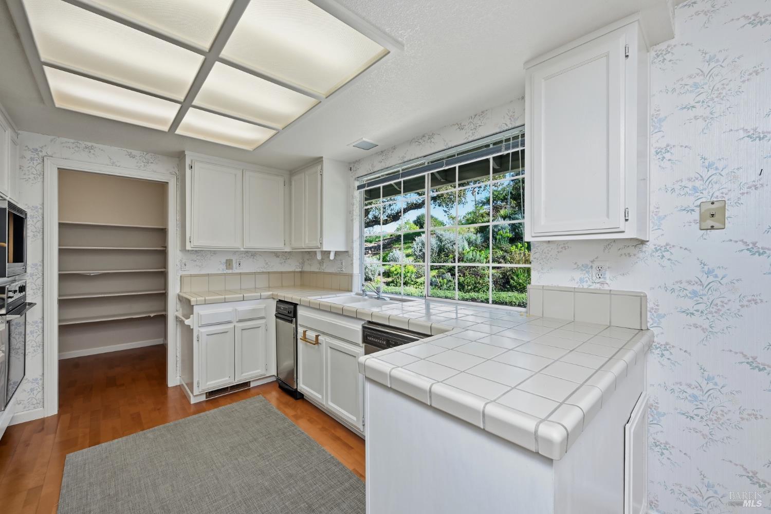 Detail Gallery Image 20 of 63 For 437 Crestridge Pl, Santa Rosa,  CA 95409 - 3 Beds | 2/1 Baths