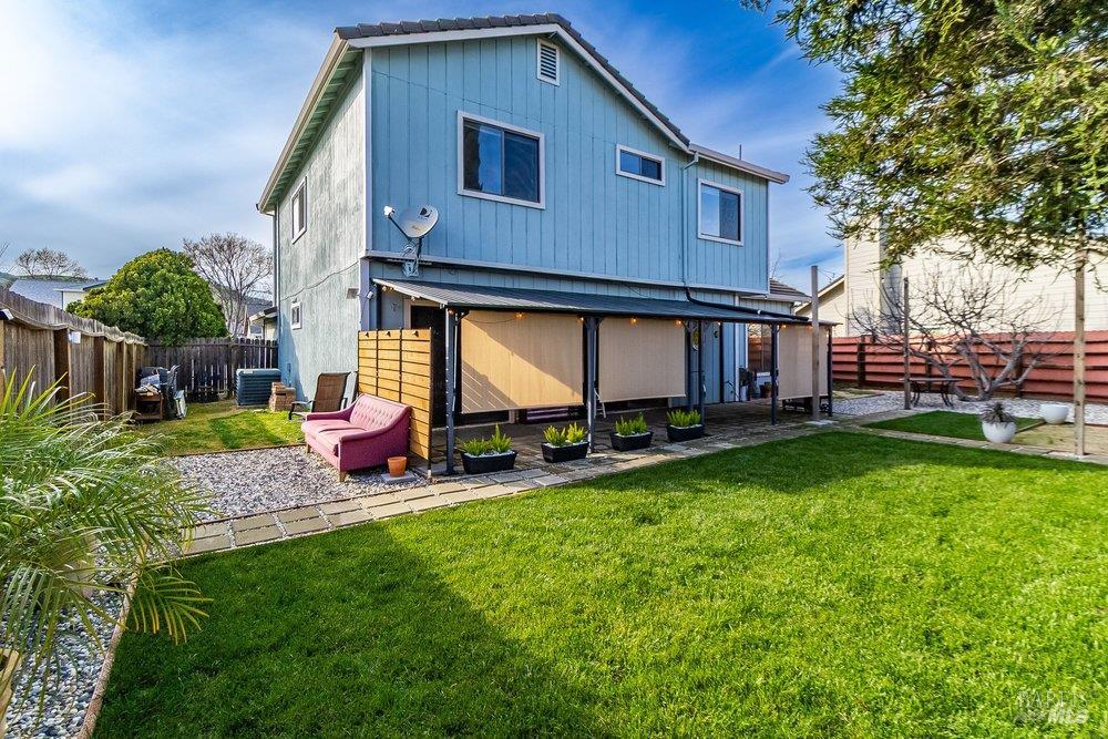 Detail Gallery Image 75 of 88 For 821 Saddle Horn Trl, Vacaville,  CA 95687 - 3 Beds | 3 Baths