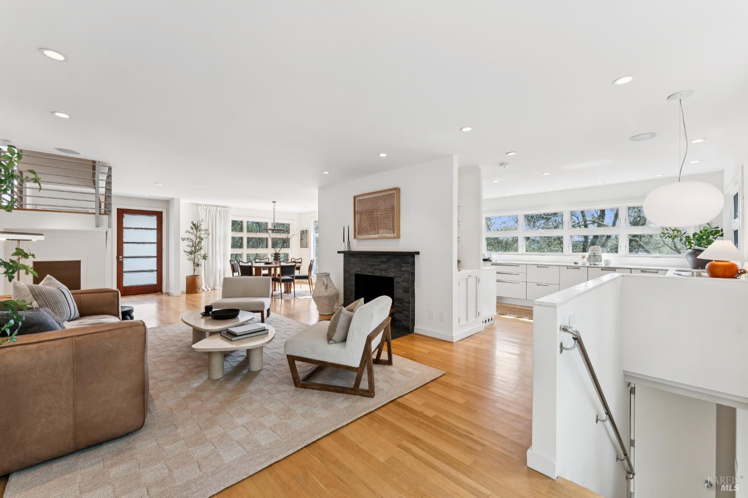 Detail Gallery Image 7 of 65 For 123 Almenar Dr, Greenbrae,  CA 94904 - 3 Beds | 3 Baths