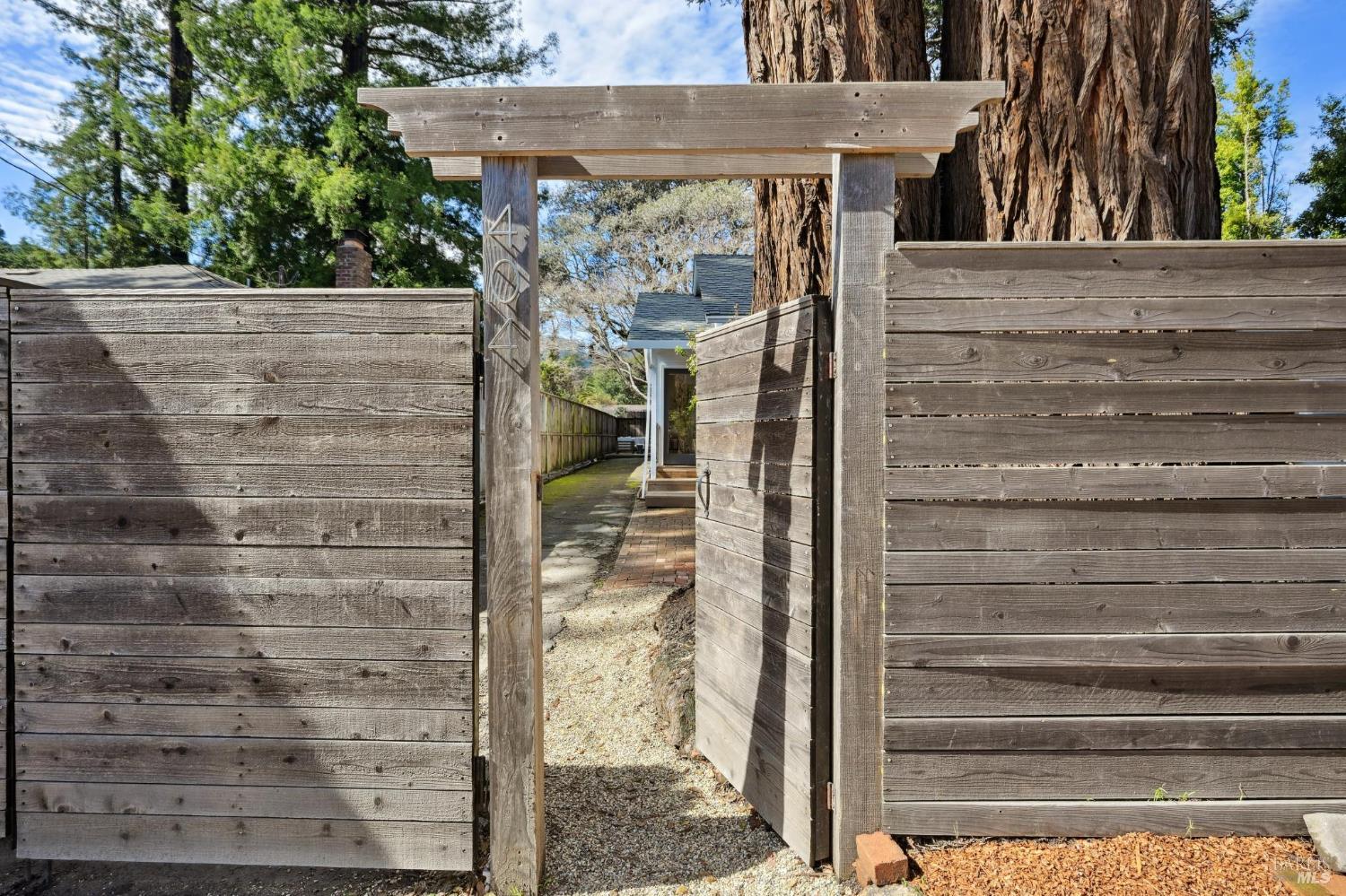 Detail Gallery Image 41 of 43 For 404 Spruce St, Mill Valley,  CA 94941 - 3 Beds | 2 Baths
