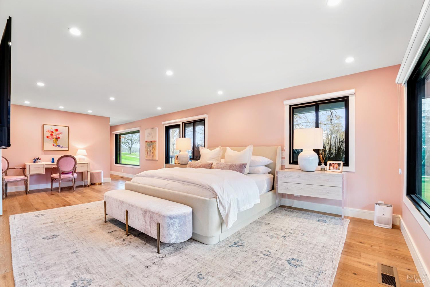 Detail Gallery Image 32 of 64 For 350 Deer Hollow Dr, Napa,  CA 94558 - 4 Beds | 4 Baths