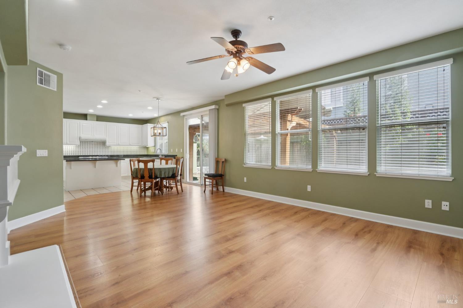 Detail Gallery Image 8 of 44 For 3287 Von Uhlit Ranch Rd, Napa,  CA 94558 - 3 Beds | 2/1 Baths