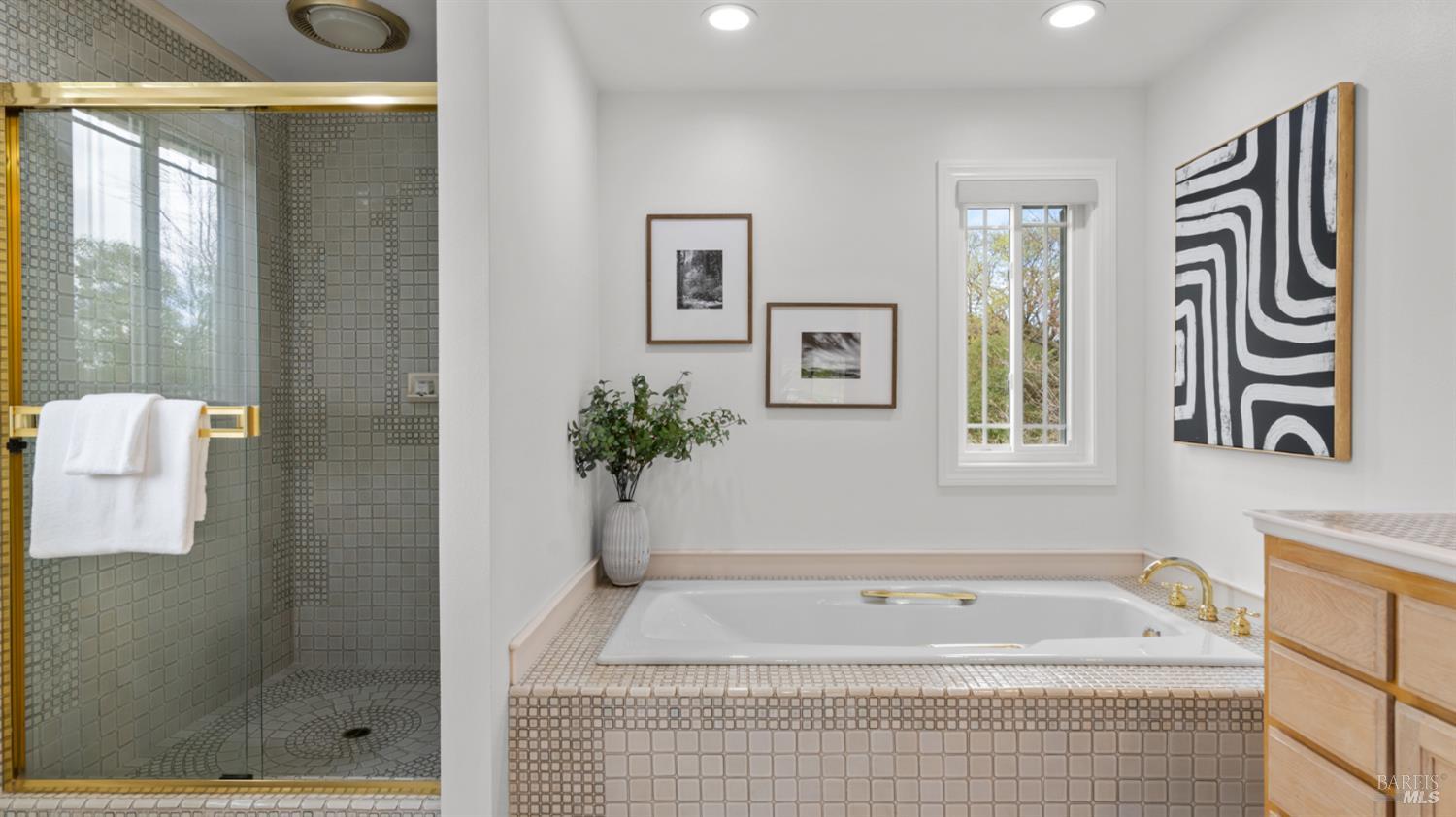 Detail Gallery Image 36 of 62 For 723 Alice St, Novato,  CA 94945 - 5 Beds | 2/1 Baths