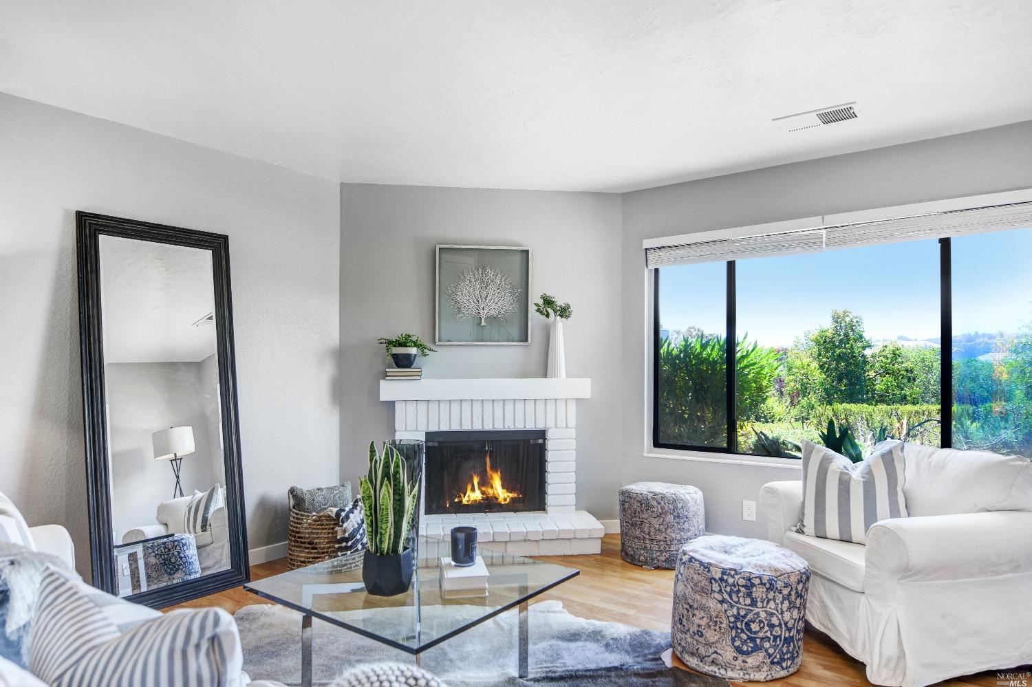 Detail Gallery Image 10 of 31 For 2016 Clearview Cir, Benicia,  CA 94510 - 3 Beds | 2/1 Baths