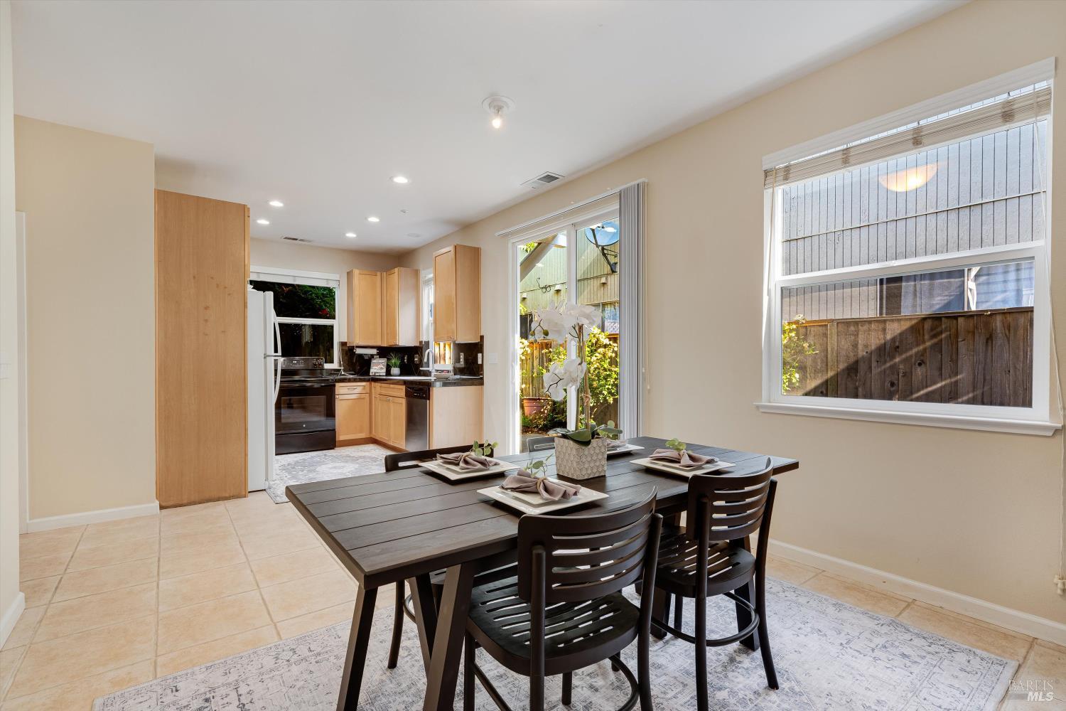 Detail Gallery Image 8 of 30 For 154 Piper Ln, Sonoma,  CA 95476 - 3 Beds | 2/1 Baths