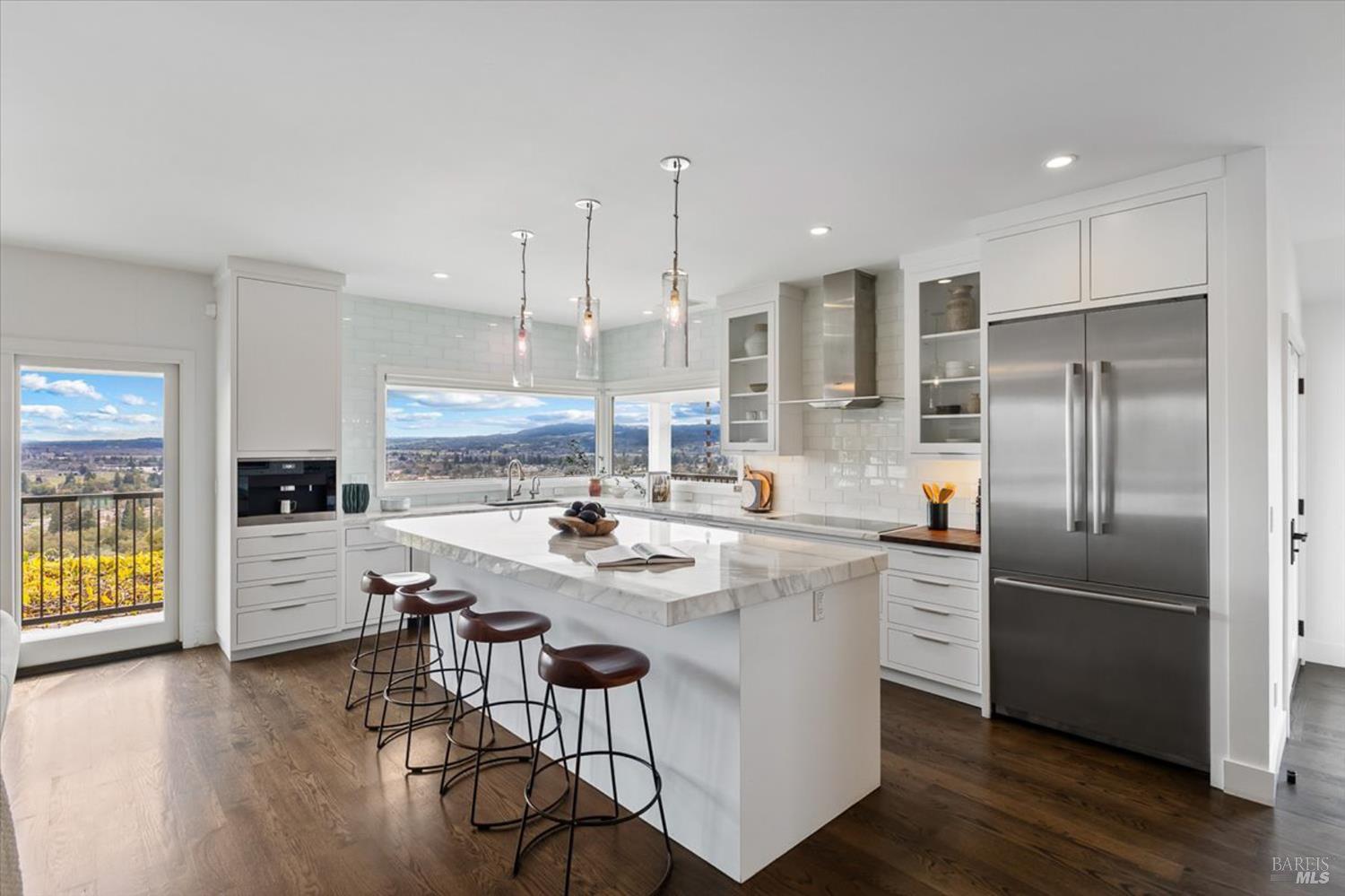 Detail Gallery Image 10 of 78 For 775 Benjamin Way, Healdsburg,  CA 95448 - 4 Beds | 3/2 Baths