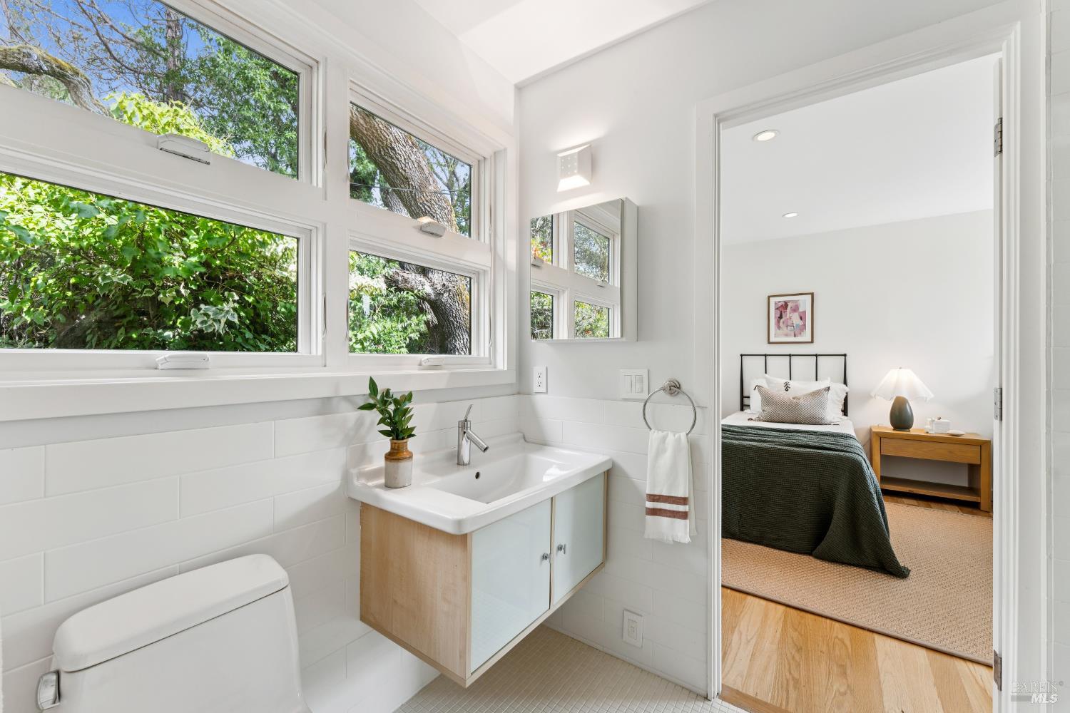 Detail Gallery Image 38 of 65 For 123 Almenar Dr, Greenbrae,  CA 94904 - 3 Beds | 3 Baths