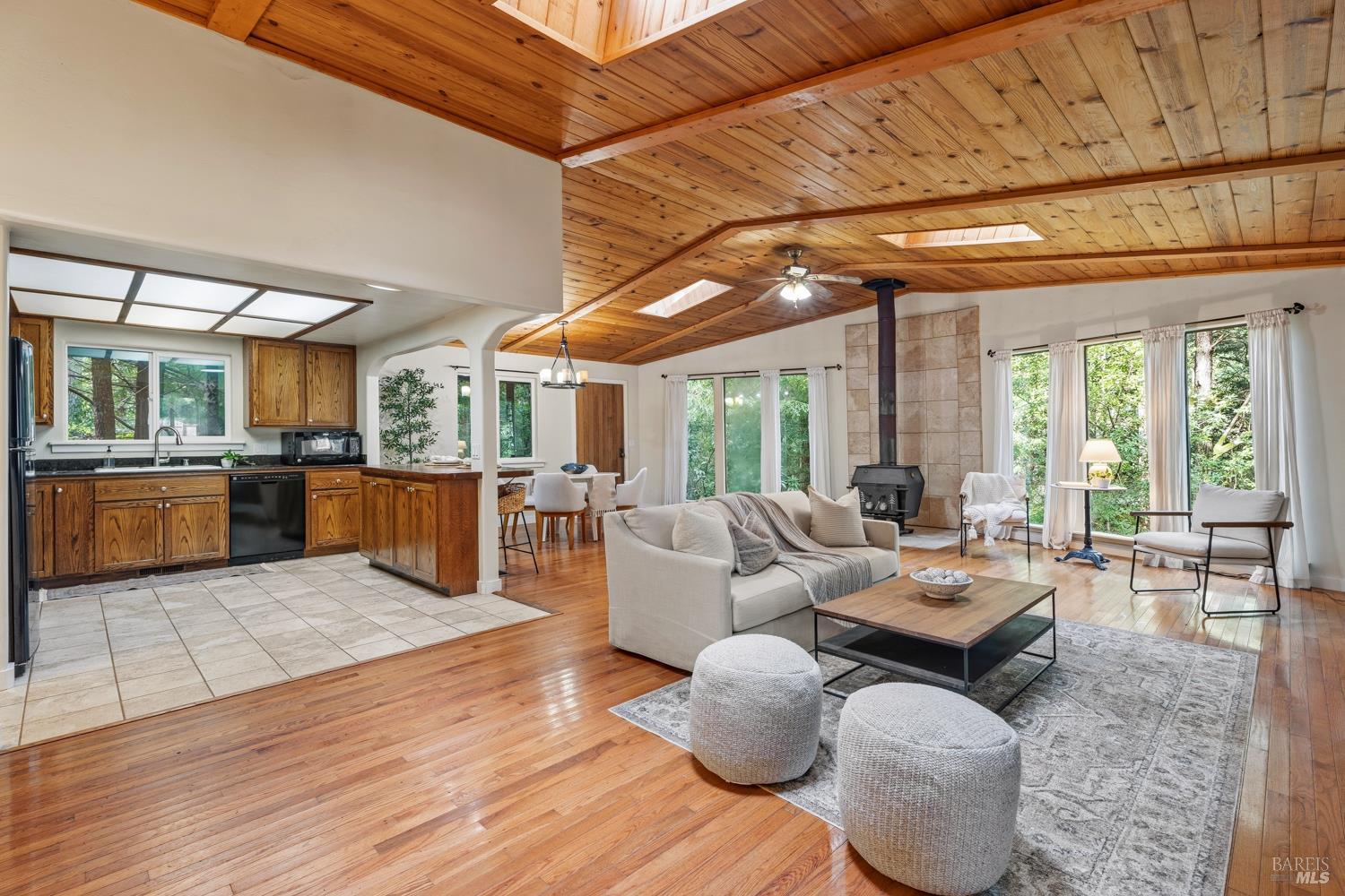 Detail Gallery Image 7 of 25 For 17600 Redwood Springs Dr, Fort Bragg,  CA 95437 - 2 Beds | 2 Baths