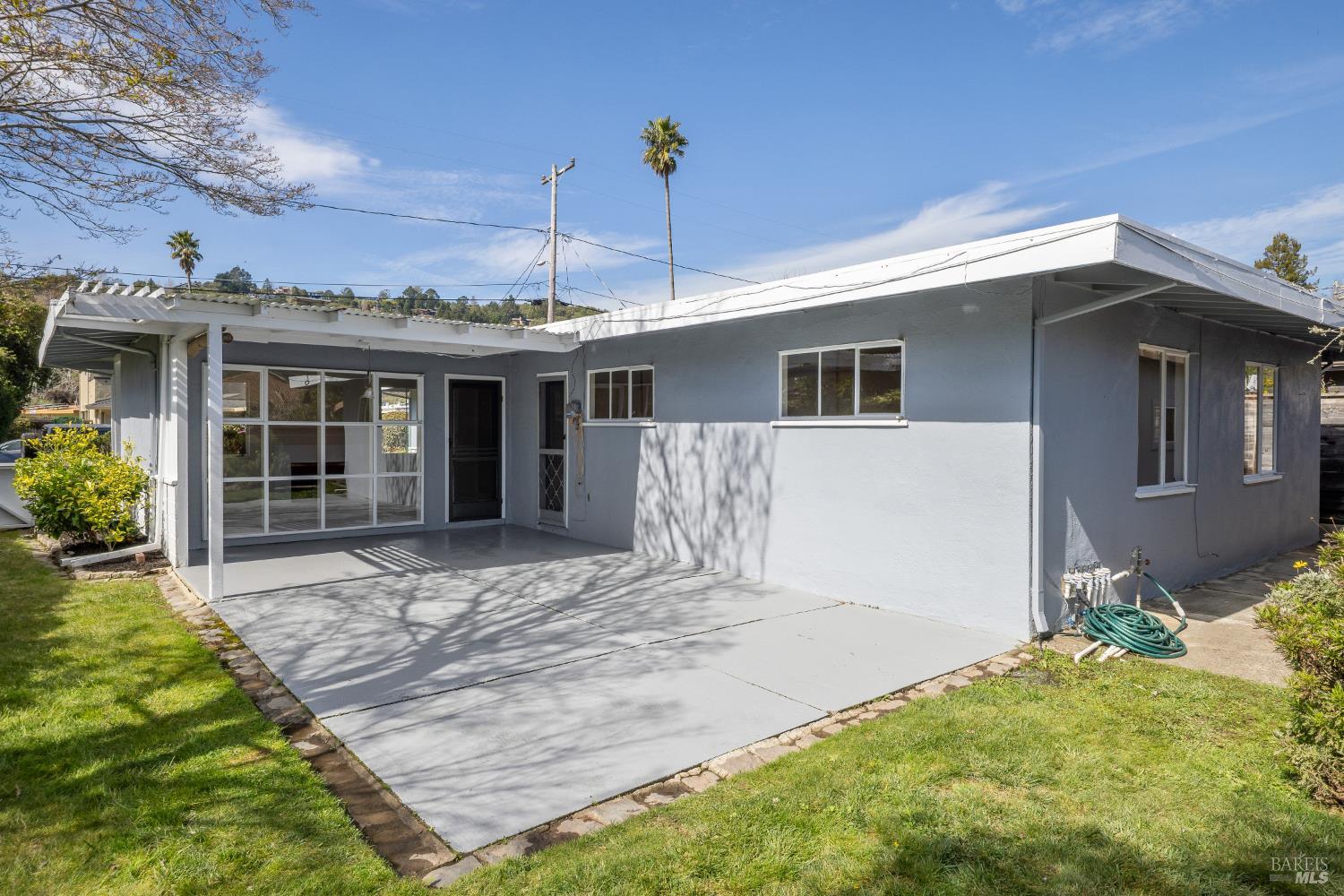 Detail Gallery Image 35 of 39 For 10 Somerset Ln, Mill Valley,  CA 94941 - 3 Beds | 2 Baths