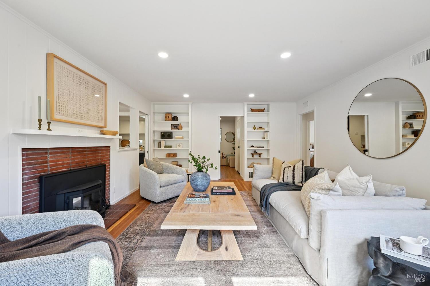 Detail Gallery Image 3 of 43 For 404 Spruce St, Mill Valley,  CA 94941 - 3 Beds | 2 Baths