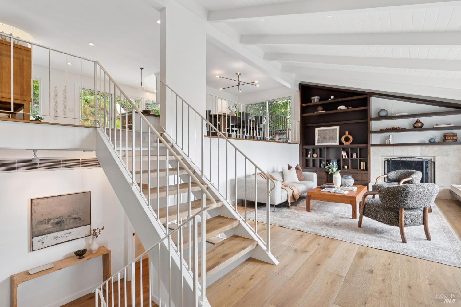 Detail Gallery Image 8 of 73 For 119 Bretano Way, Greenbrae,  CA 94904 - 4 Beds | 3 Baths