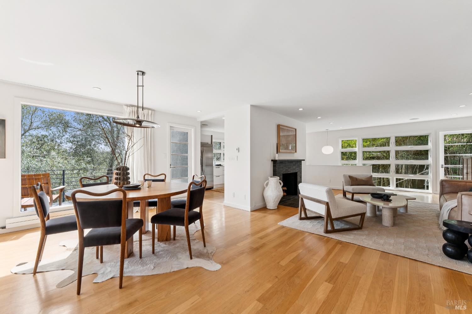 Detail Gallery Image 3 of 65 For 123 Almenar Dr, Greenbrae,  CA 94904 - 3 Beds | 3 Baths