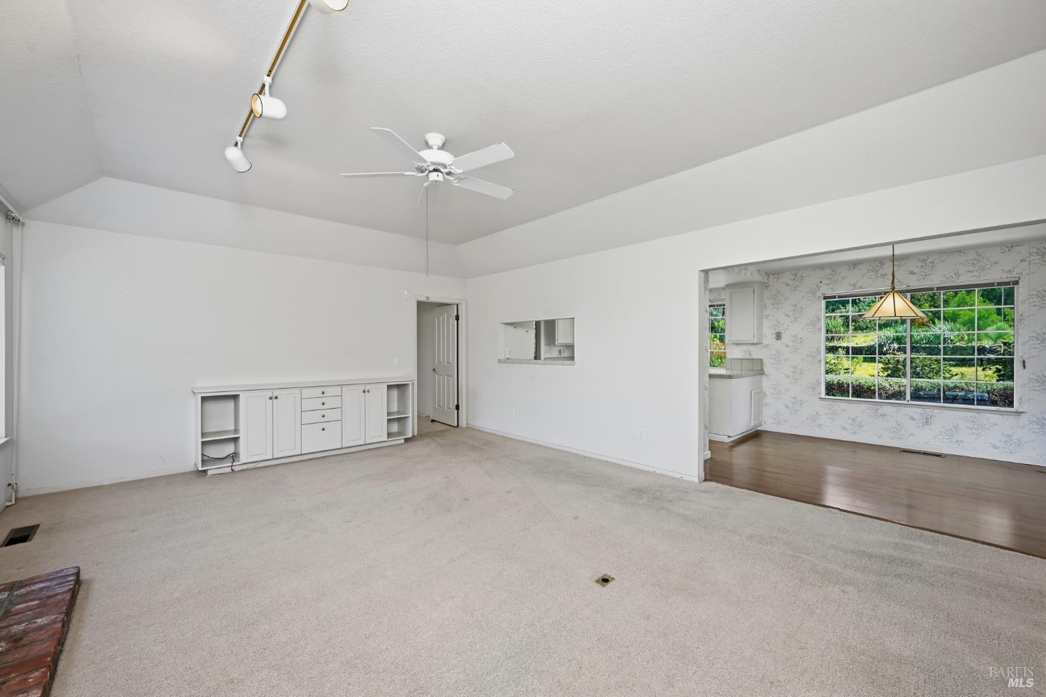 Detail Gallery Image 17 of 63 For 437 Crestridge Pl, Santa Rosa,  CA 95409 - 3 Beds | 2/1 Baths