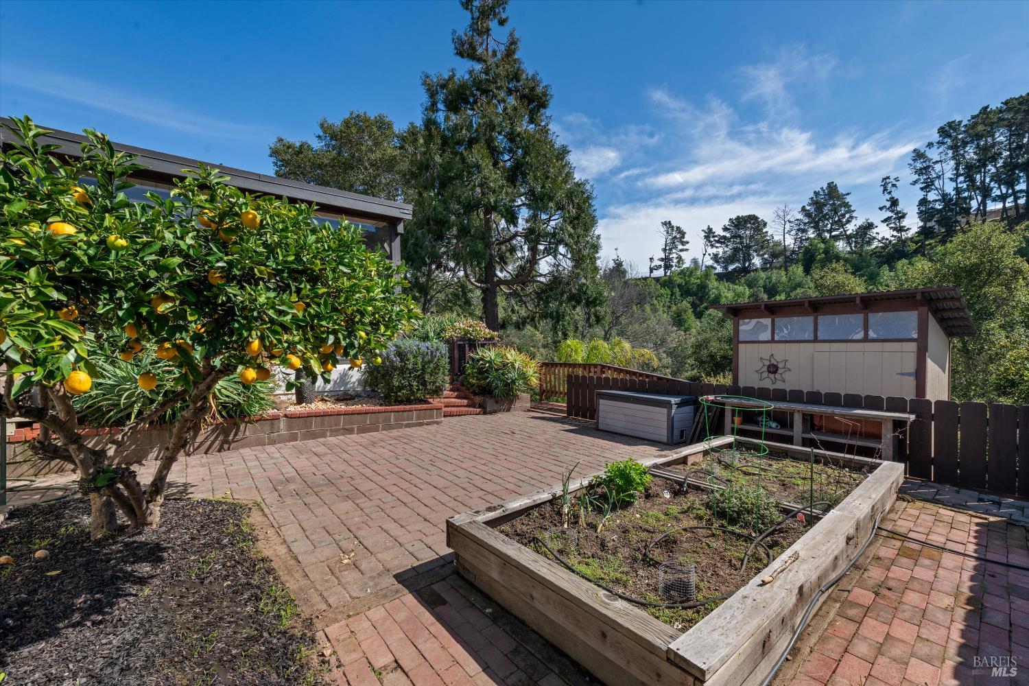 Detail Gallery Image 28 of 37 For 3990 Fairway Ave, Oakland,  CA 94605 - 2 Beds | 2 Baths