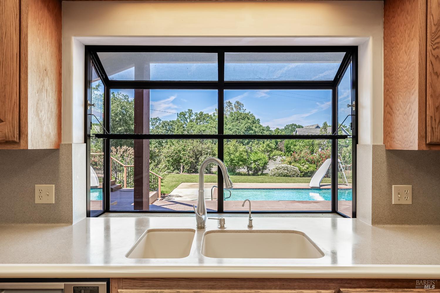 Detail Gallery Image 23 of 88 For 6535 Highland Springs Rd, Lakeport,  CA 95453 - 4 Beds | 3 Baths