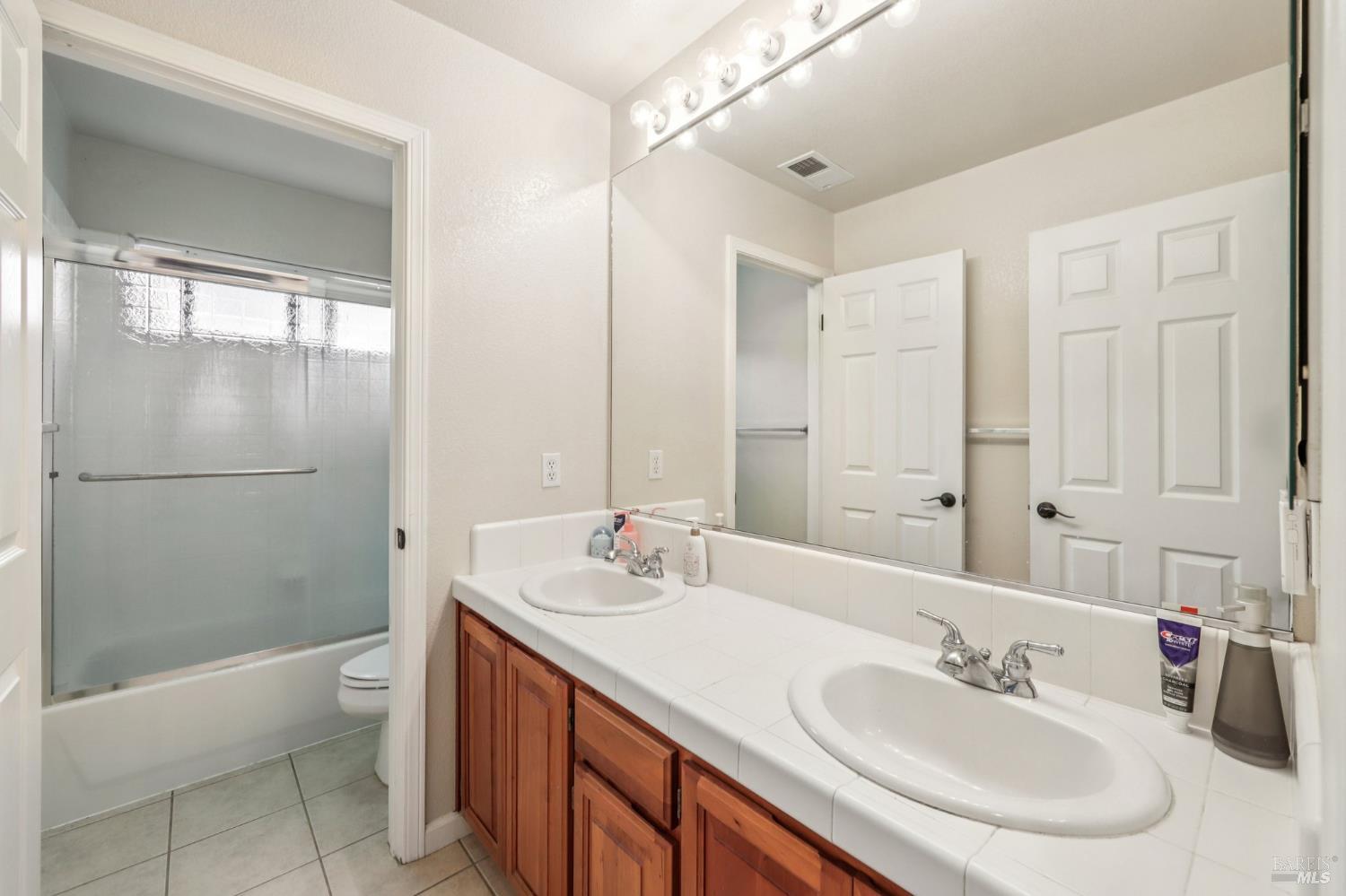 Detail Gallery Image 27 of 44 For 1444 Great Heron Dr, Santa Rosa,  CA 95409 - 4 Beds | 3 Baths