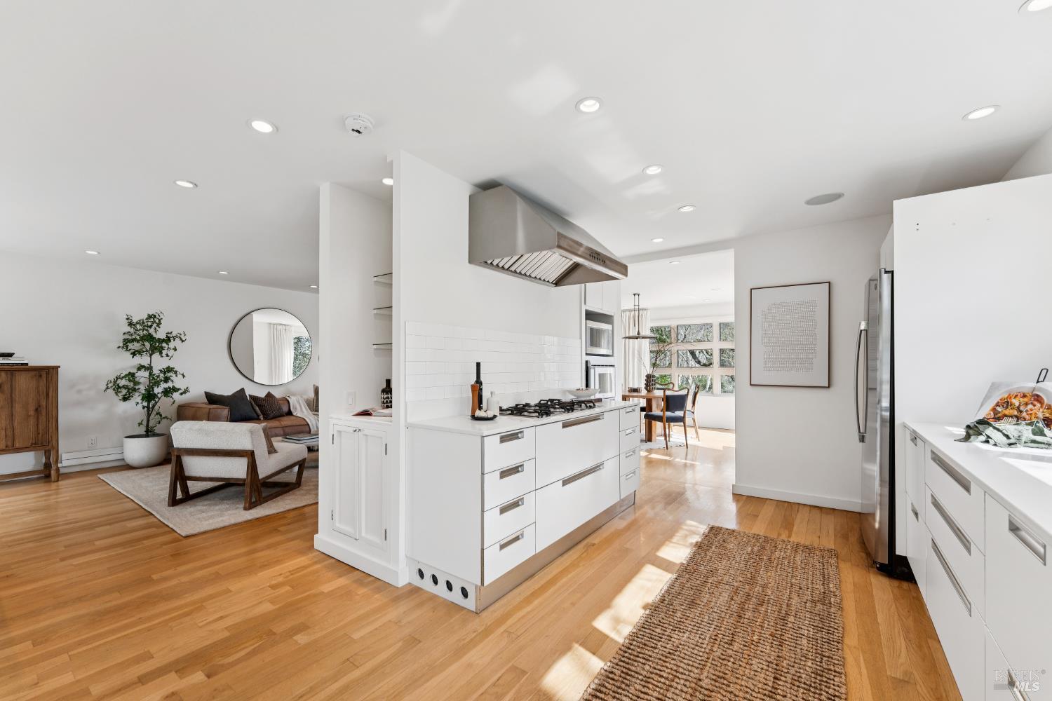 Detail Gallery Image 19 of 65 For 123 Almenar Dr, Greenbrae,  CA 94904 - 3 Beds | 3 Baths