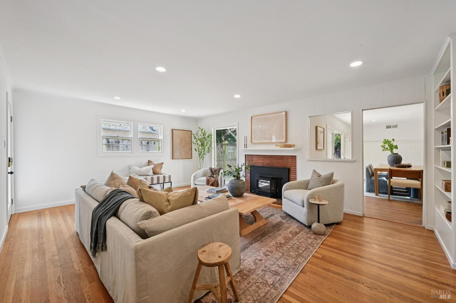 Detail Gallery Image 4 of 43 For 404 Spruce St, Mill Valley,  CA 94941 - 3 Beds | 2 Baths