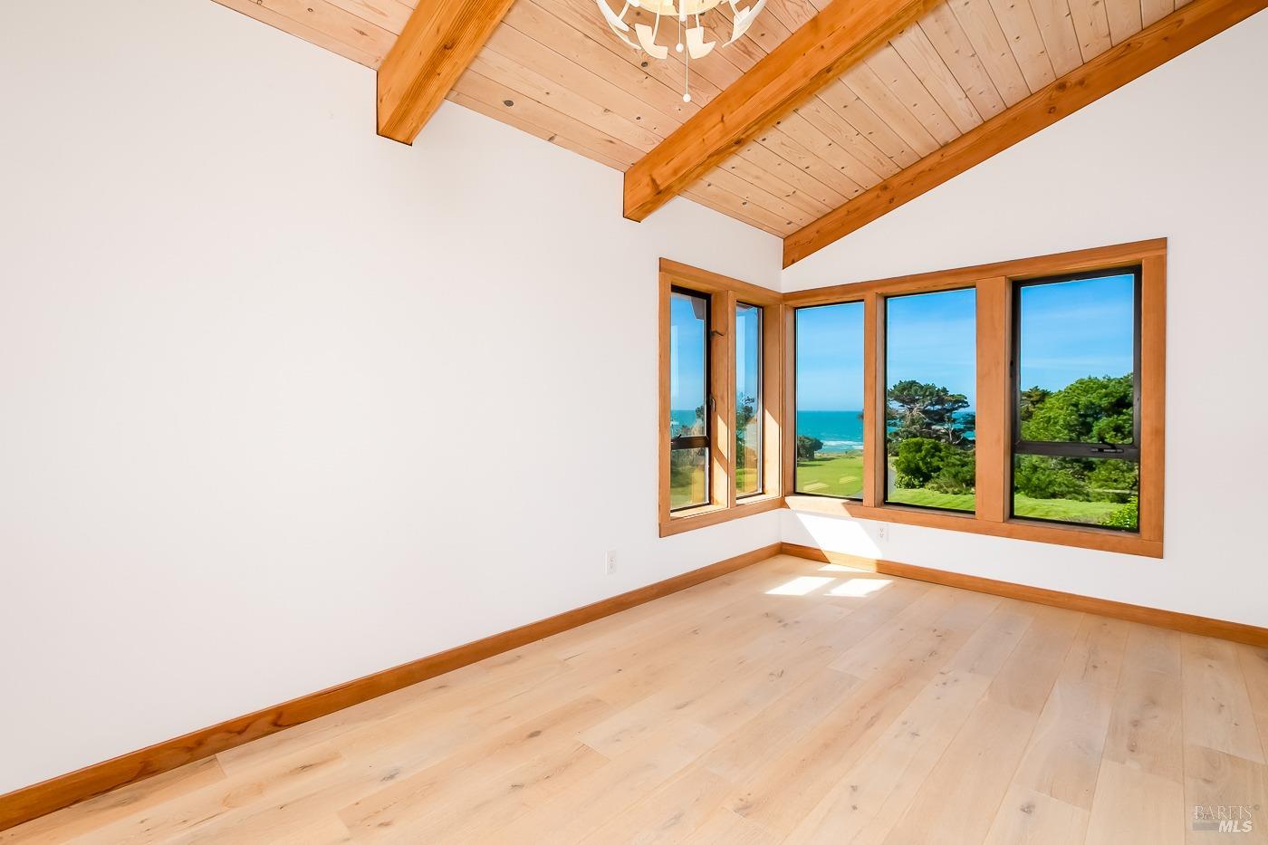 Detail Gallery Image 10 of 51 For 45460 Indian Shoals Rd, Mendocino,  CA 95460 - 4 Beds | 4 Baths