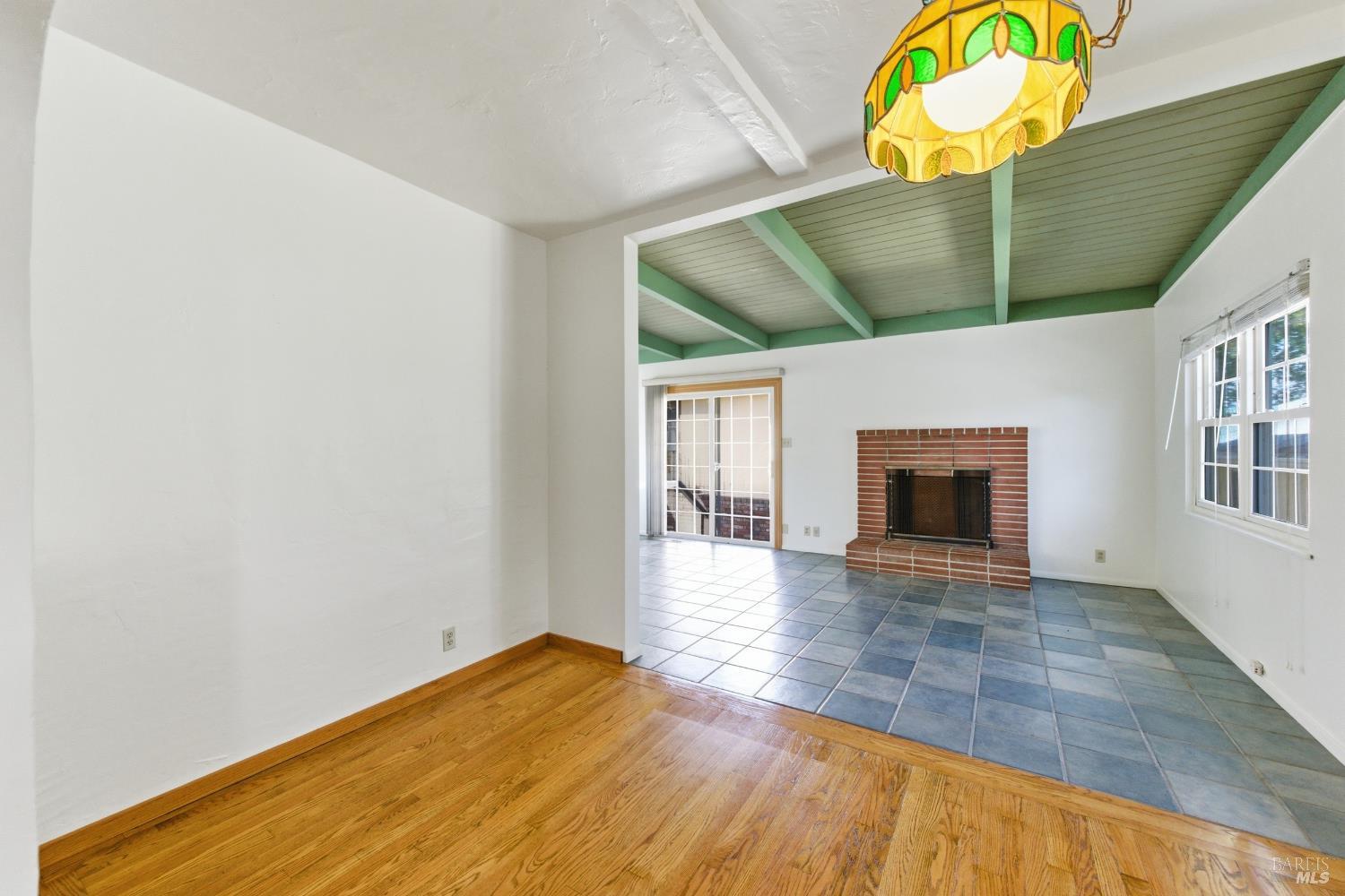 Detail Gallery Image 12 of 53 For 639 E 5th St, Benicia,  CA 94510 - 3 Beds | 2/1 Baths