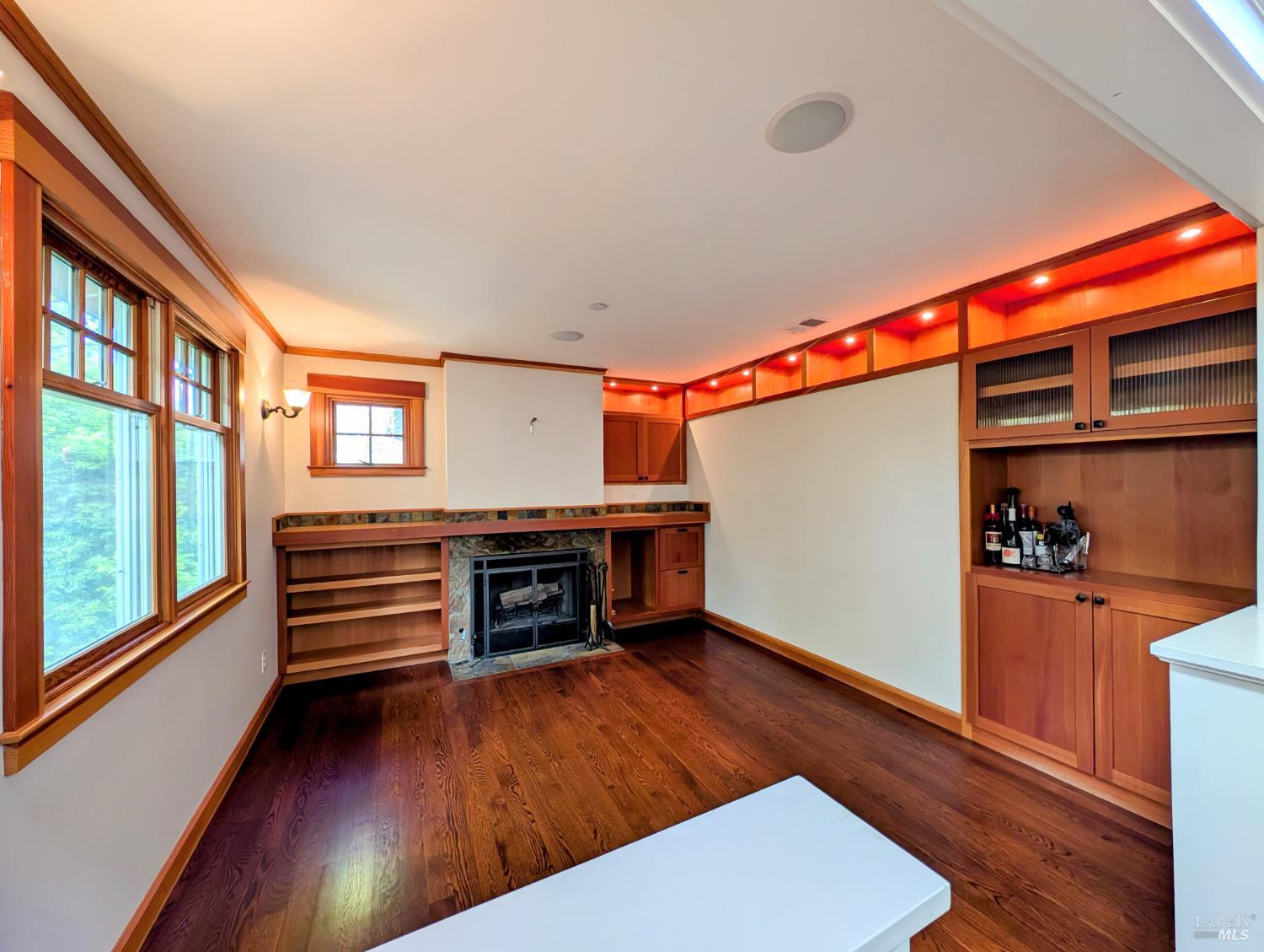 Detail Gallery Image 22 of 41 For 115 Sunnyside Ave, San Anselmo,  CA 94960 - 4 Beds | 3/1 Baths