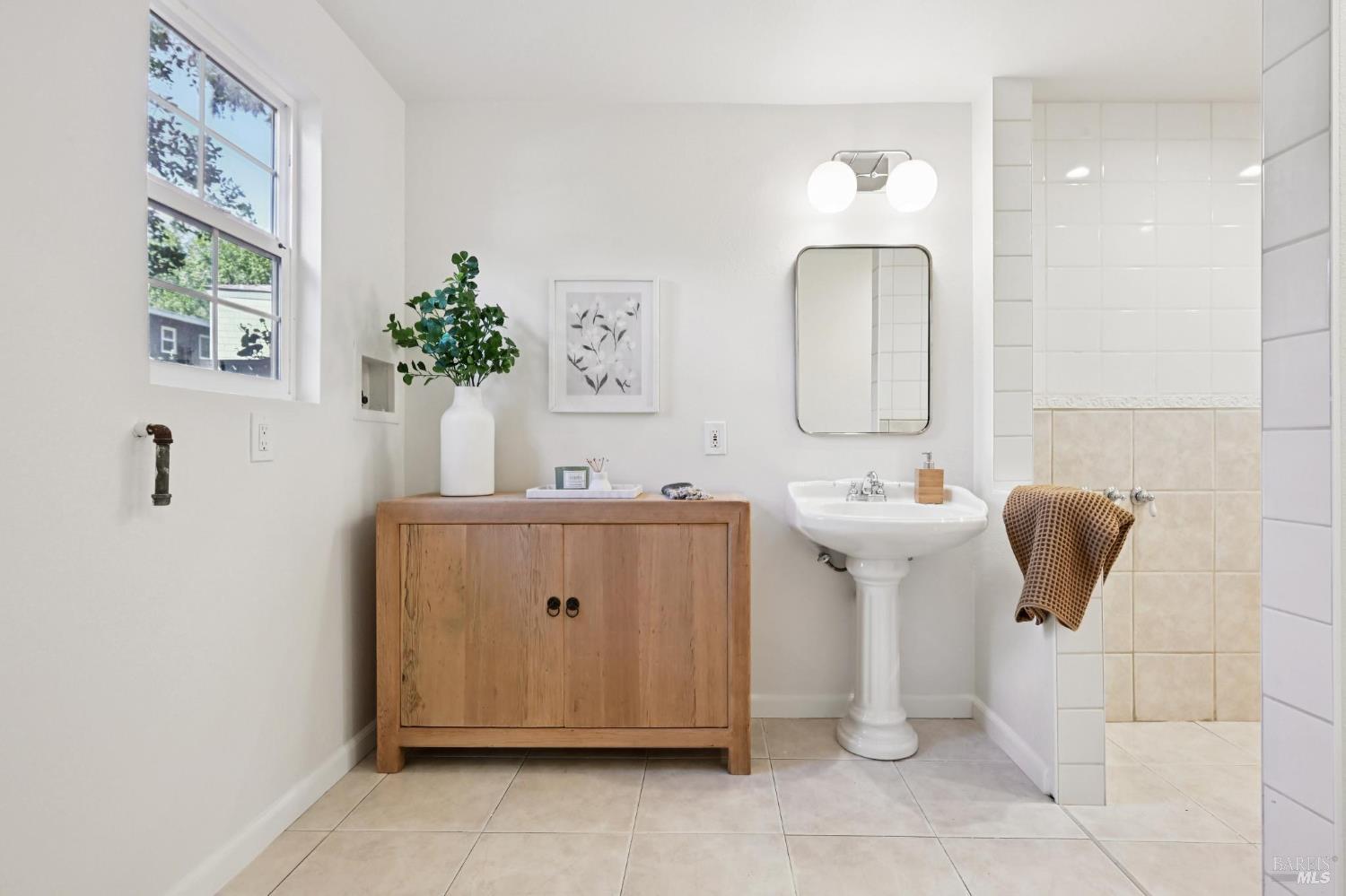 Detail Gallery Image 19 of 43 For 404 Spruce St, Mill Valley,  CA 94941 - 3 Beds | 2 Baths
