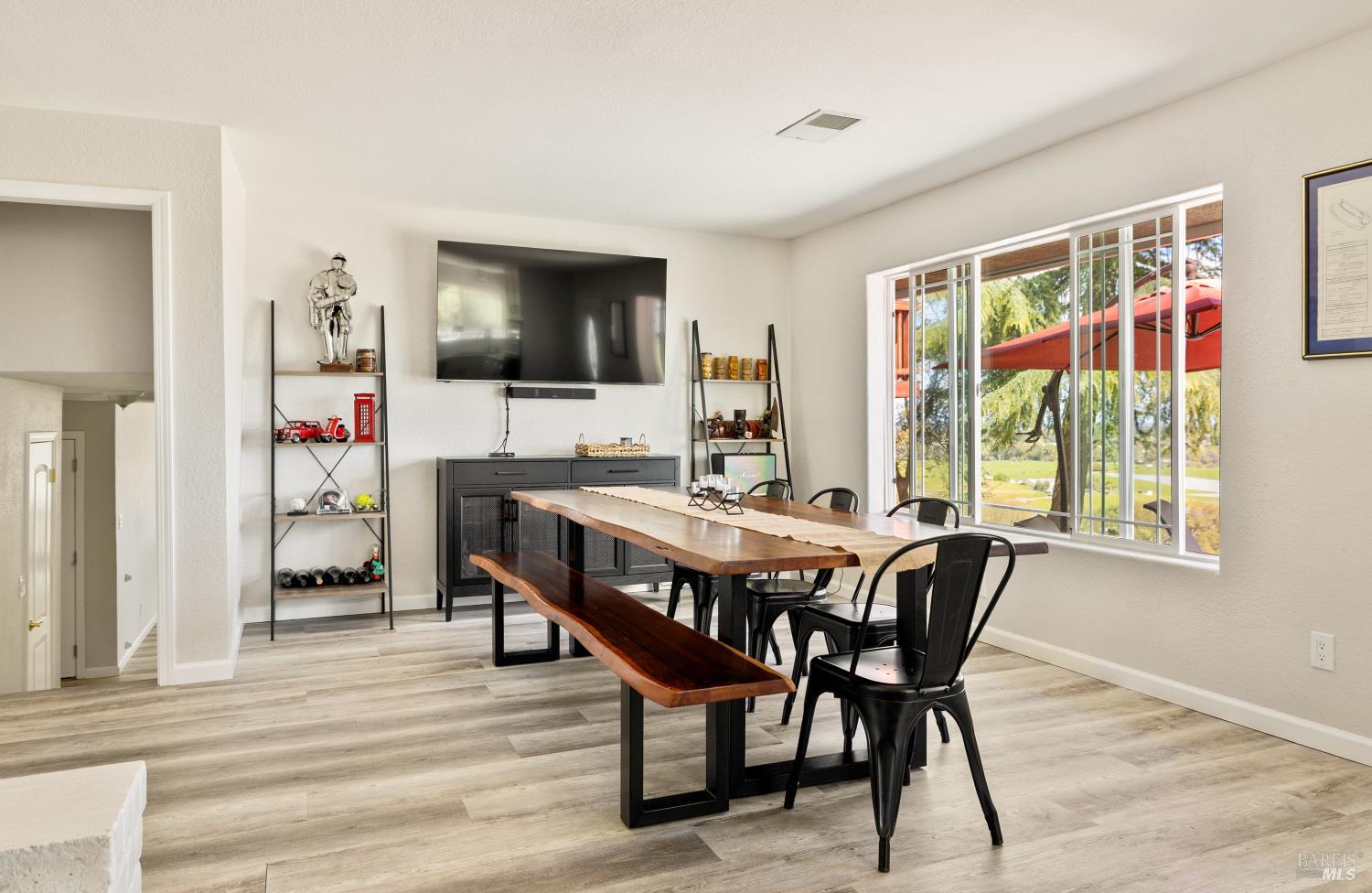 Detail Gallery Image 25 of 98 For 7413 English Hills Rd, Vacaville,  CA 95688 - 7 Beds | 4/1 Baths