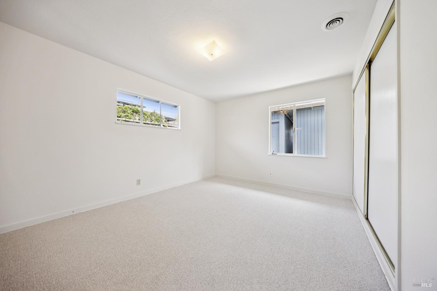 Detail Gallery Image 22 of 39 For 10 Somerset Ln, Mill Valley,  CA 94941 - 3 Beds | 2 Baths