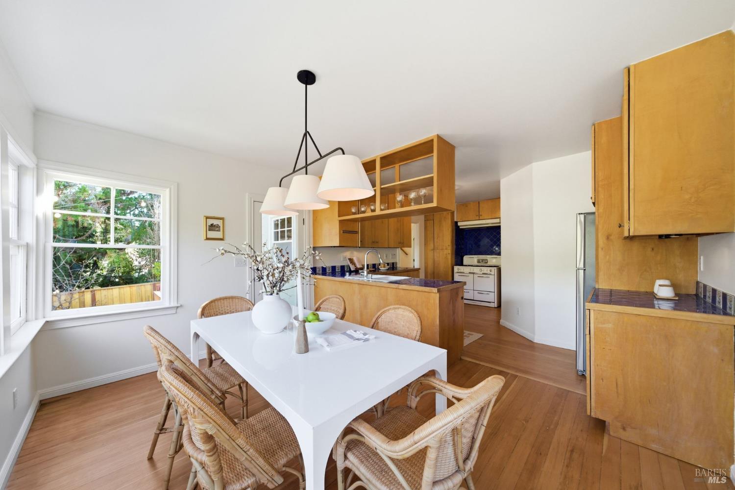 Detail Gallery Image 11 of 42 For 26 Hawthorne Ave, San Anselmo,  CA 94960 - 2 Beds | 2 Baths