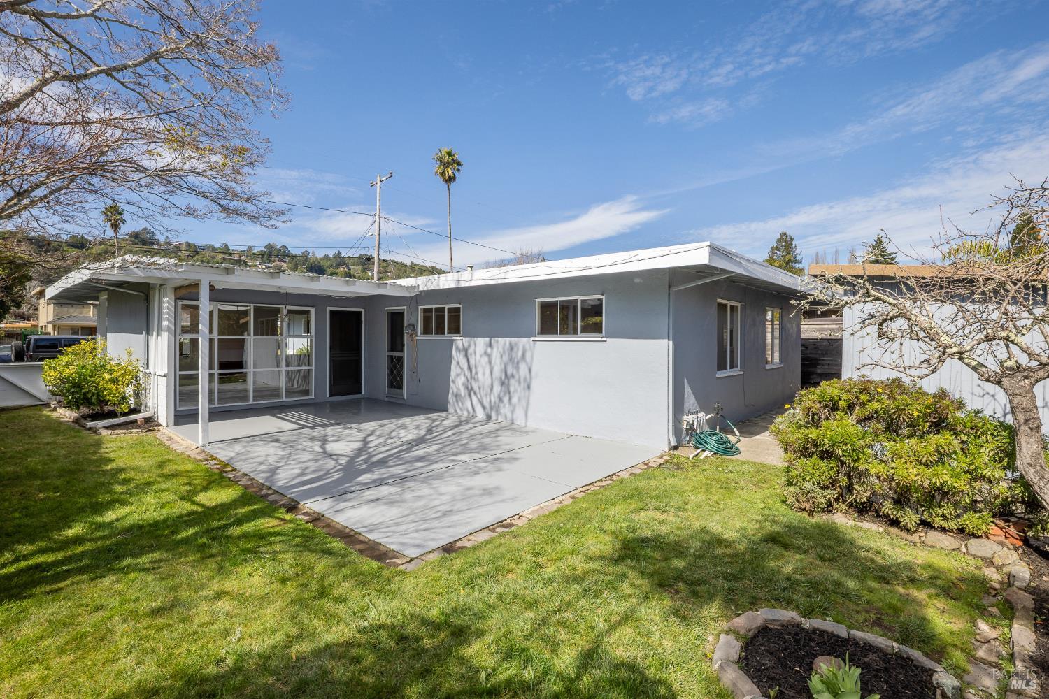 Detail Gallery Image 8 of 39 For 10 Somerset Ln, Mill Valley,  CA 94941 - 3 Beds | 2 Baths