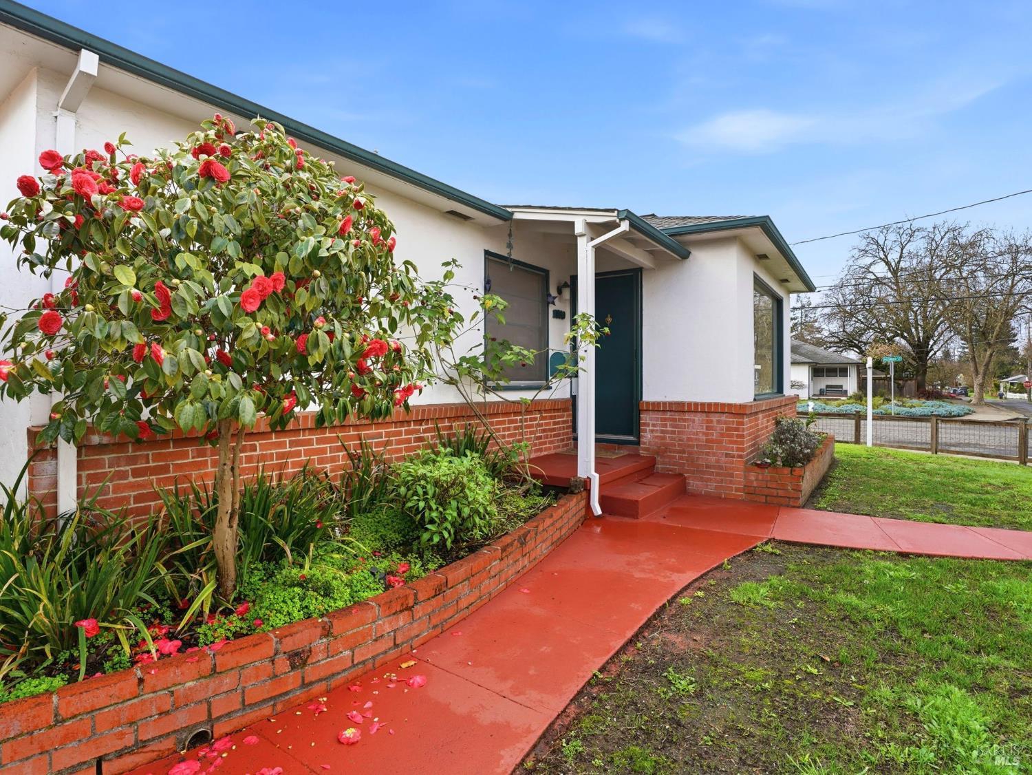 Detail Gallery Image 6 of 36 For 1810 Leonard Ave, Santa Rosa,  CA 95405 - 2 Beds | 1 Baths