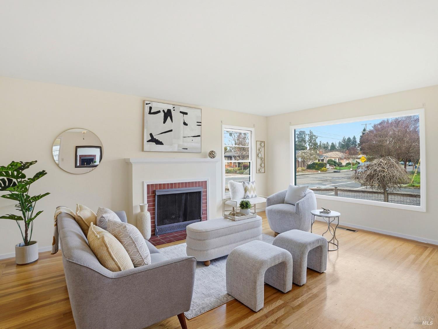 Detail Gallery Image 12 of 36 For 1810 Leonard Ave, Santa Rosa,  CA 95405 - 2 Beds | 1 Baths