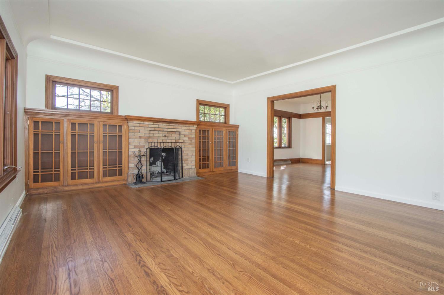 Detail Gallery Image 3 of 45 For 501 5th Ave, San Rafael,  CA 94901 - 4 Beds | 2 Baths