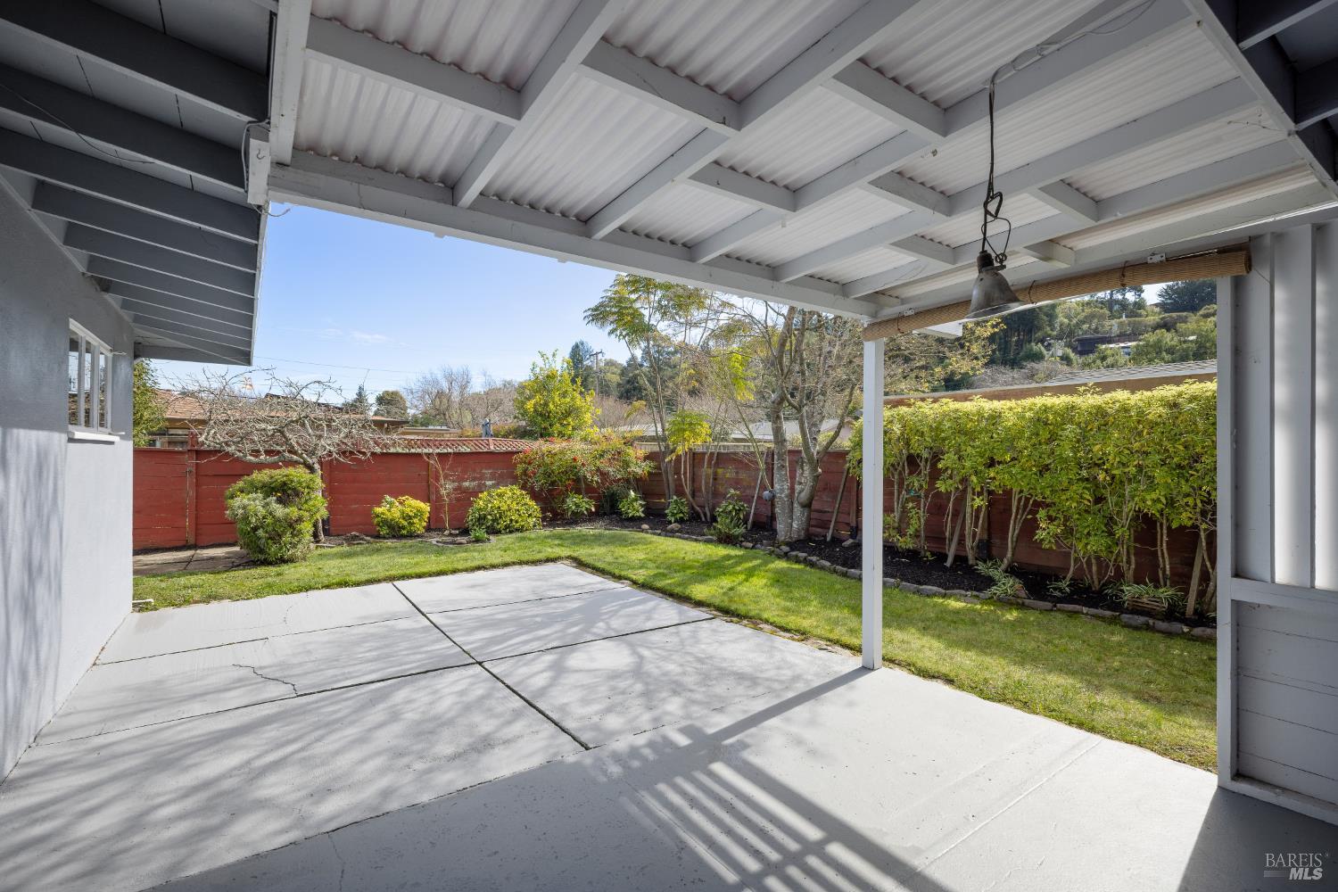 Detail Gallery Image 7 of 39 For 10 Somerset Ln, Mill Valley,  CA 94941 - 3 Beds | 2 Baths