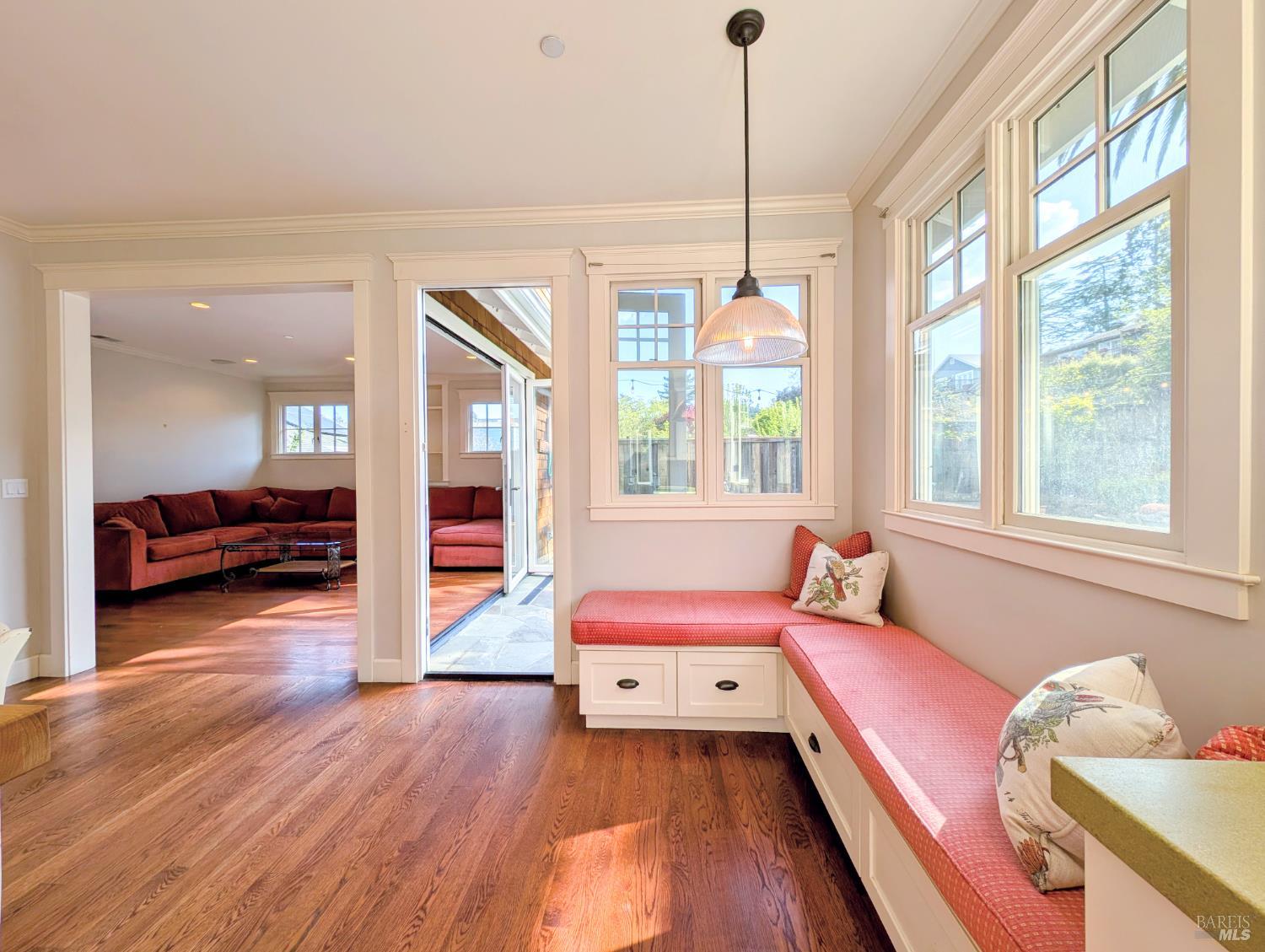 Detail Gallery Image 18 of 41 For 115 Sunnyside Ave, San Anselmo,  CA 94960 - 4 Beds | 3/1 Baths