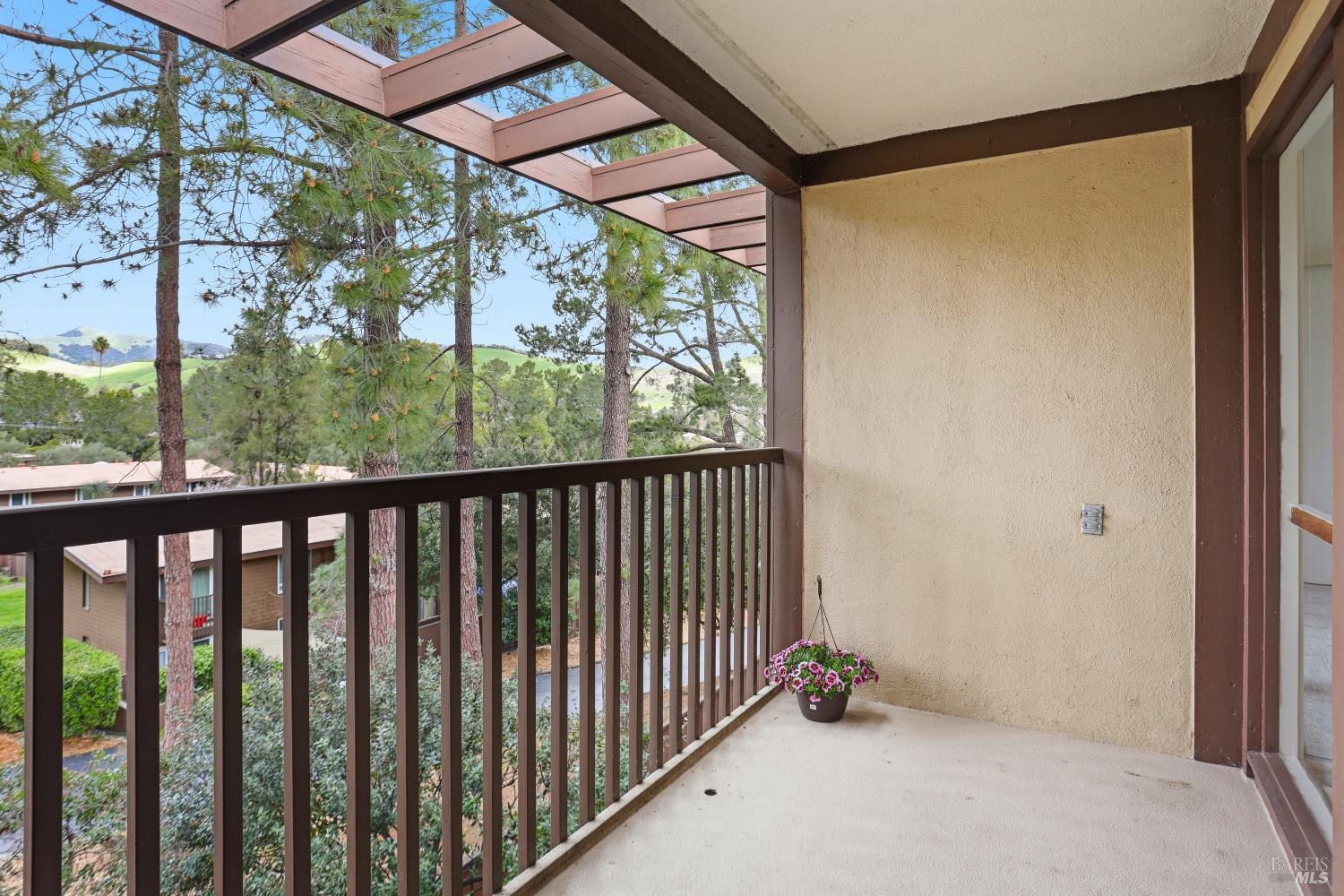 Detail Gallery Image 9 of 14 For 89 Forest Ln, San Rafael,  CA 94903 - 1 Beds | 1 Baths