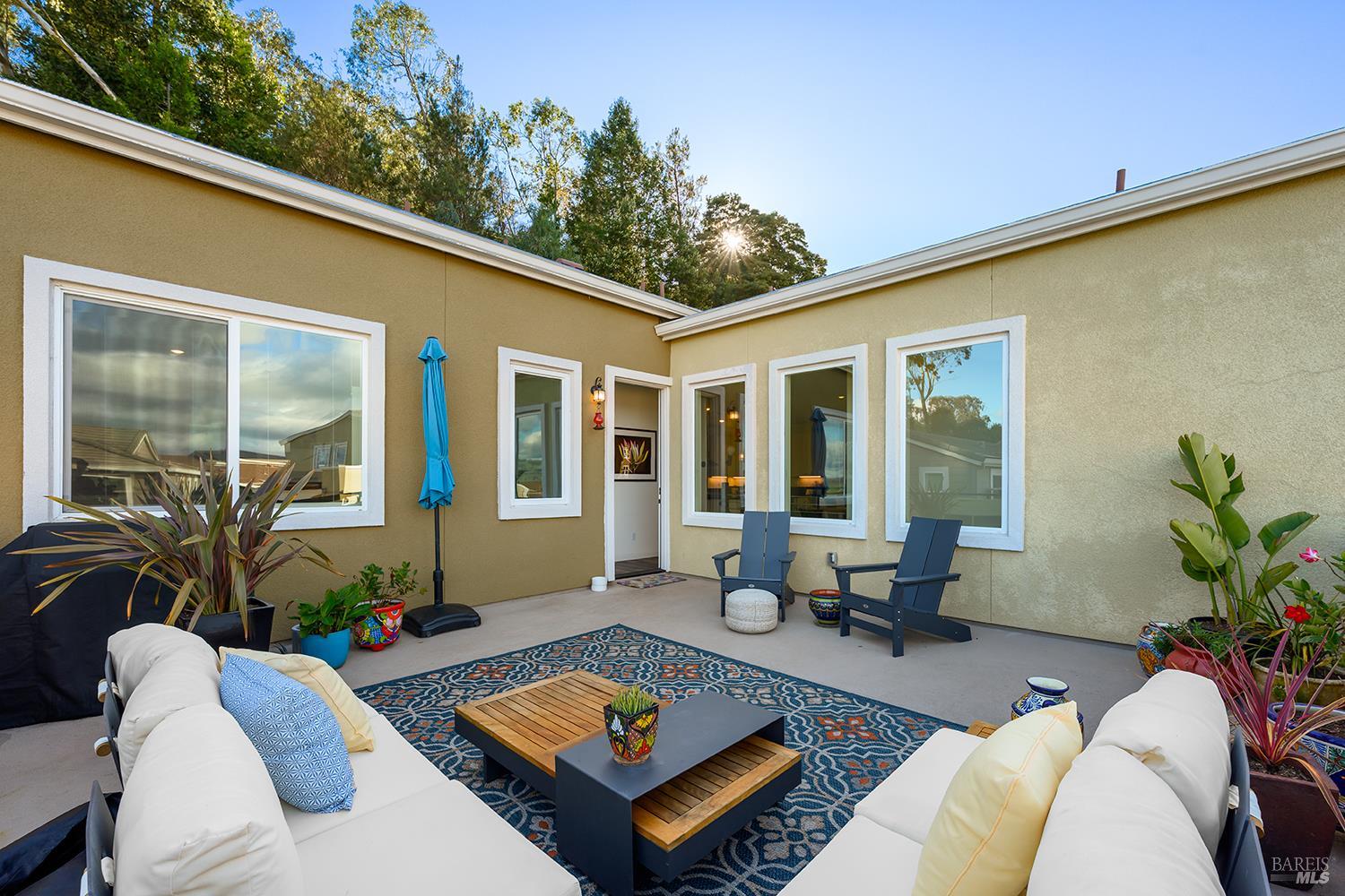 Detail Gallery Image 7 of 39 For 540 Sapphire St, Petaluma,  CA 94952 - 3 Beds | 2/1 Baths