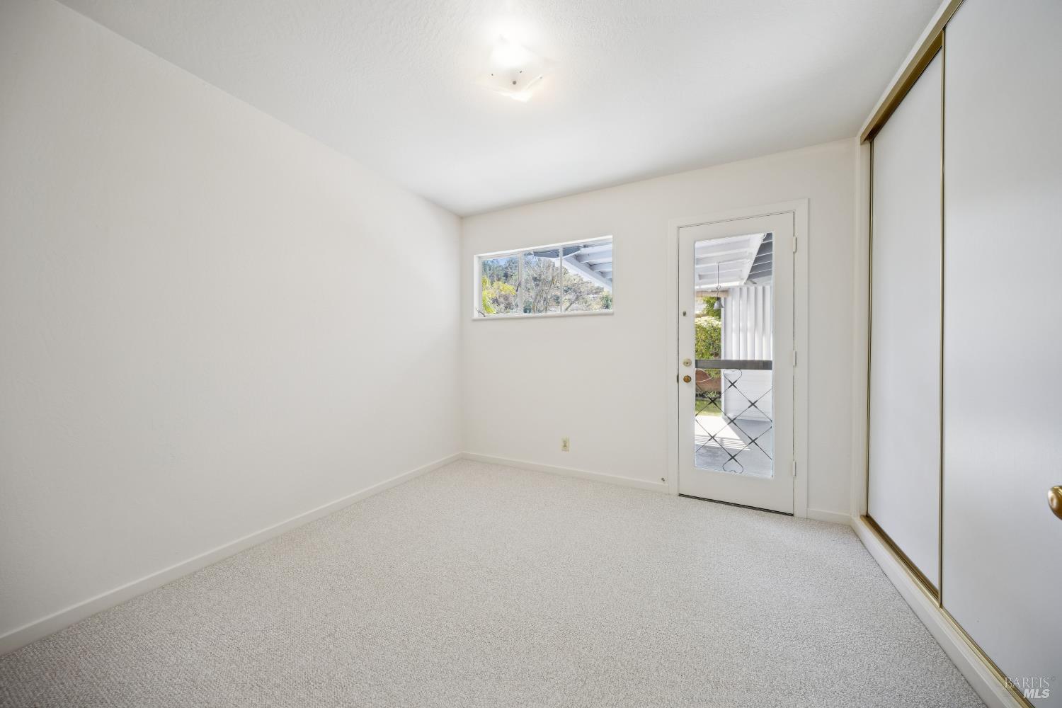 Detail Gallery Image 31 of 39 For 10 Somerset Ln, Mill Valley,  CA 94941 - 3 Beds | 2 Baths