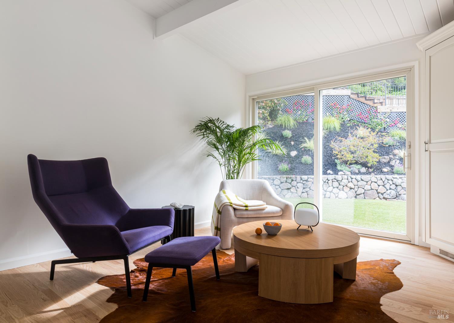 Detail Gallery Image 8 of 22 For 641 Hilary Dr, Tiburon,  CA 94920 - 4 Beds | 2/1 Baths