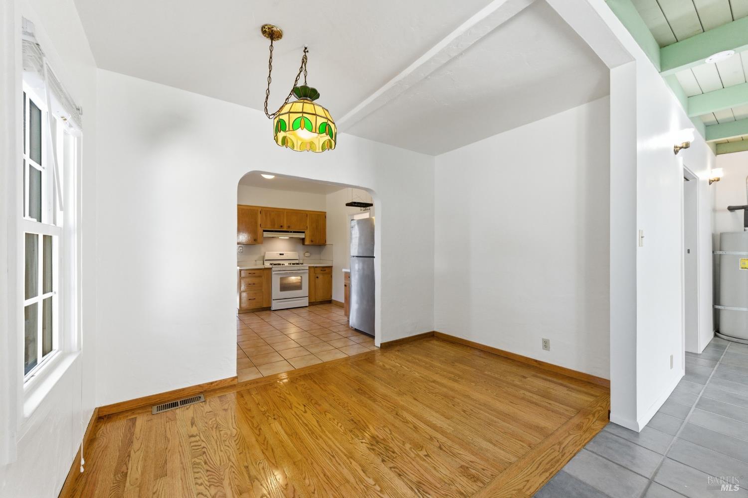 Detail Gallery Image 11 of 53 For 639 E 5th St, Benicia,  CA 94510 - 3 Beds | 2/1 Baths