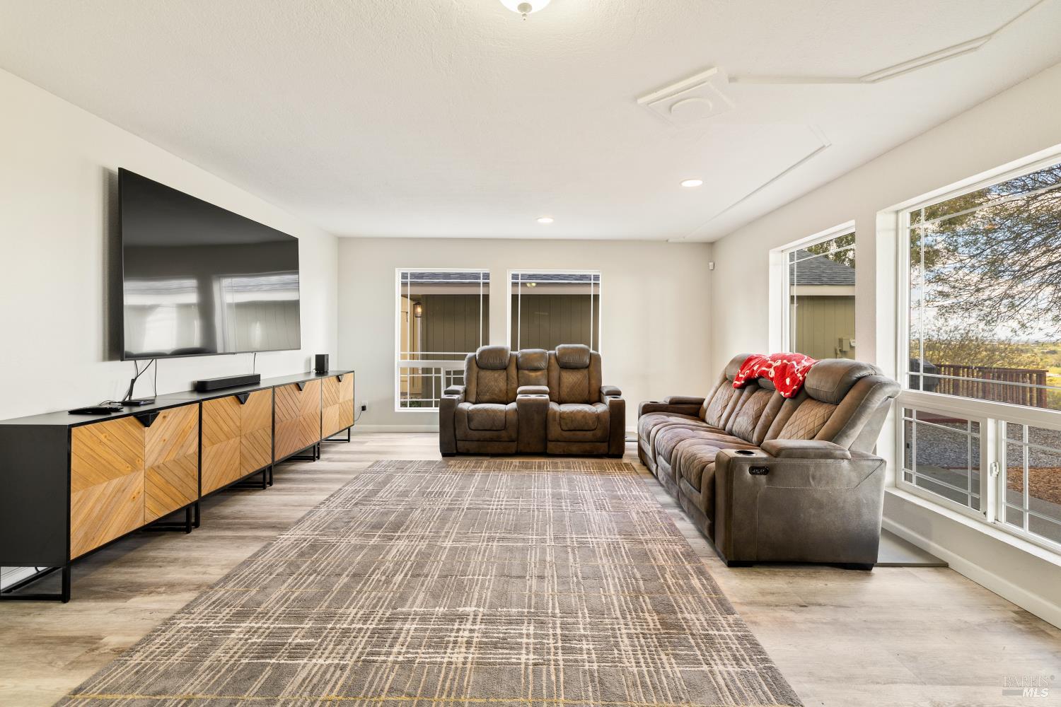 Detail Gallery Image 35 of 98 For 7413 English Hills Rd, Vacaville,  CA 95688 - 7 Beds | 4/1 Baths