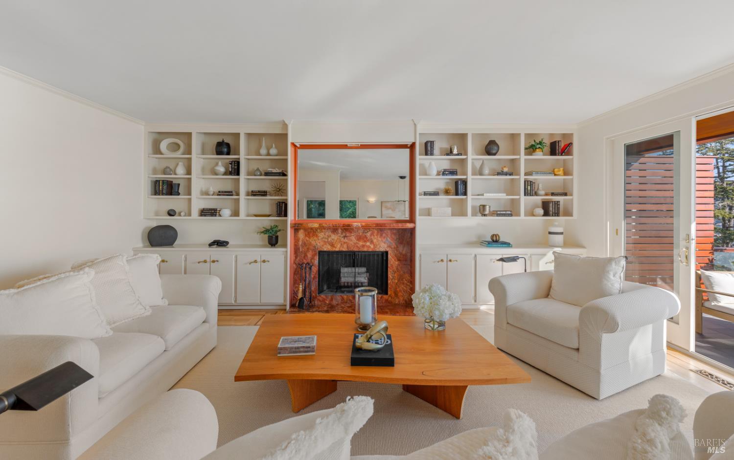 Detail Gallery Image 8 of 47 For 266 Bayview Ave, Belvedere,  CA 94920 - 5 Beds | 3/1 Baths