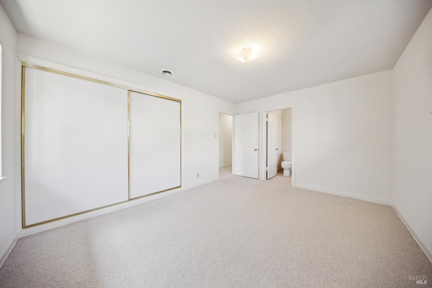 Detail Gallery Image 24 of 39 For 10 Somerset Ln, Mill Valley,  CA 94941 - 3 Beds | 2 Baths