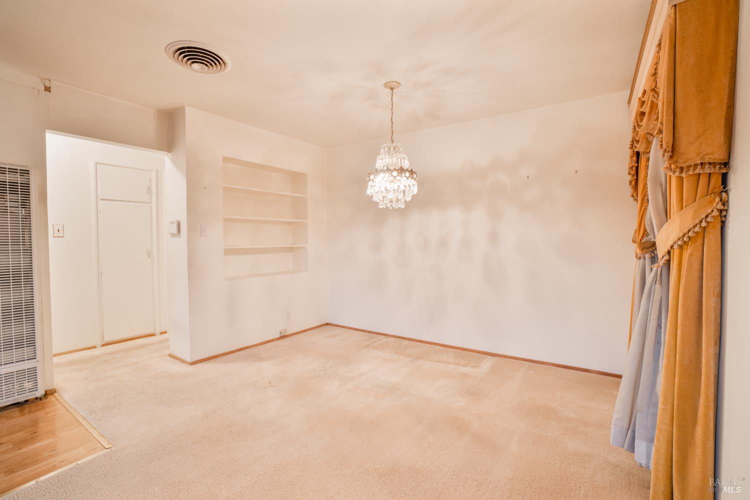 Detail Gallery Image 8 of 22 For 901 Carpino Ave, Pittsburg,  CA 94565 - 3 Beds | 1 Baths